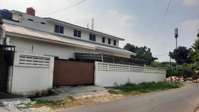 Rumah Premium Luas 622 Jual di Pondok Bambu, Jakarta Timur