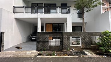 Jual Rumah Eksklusif Luas 160 m2 di Pasar Minggu, Jakarta Selatan