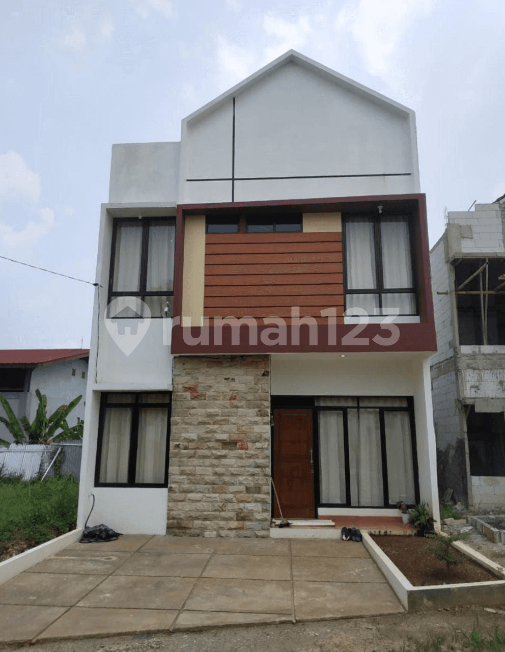 Rumah 2 lantai Cantik minimalis lokasi Strategi - hos8425748 | Rumah123.com