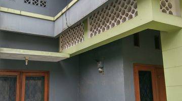 tampak depan rumah dalam cluster belakang kampus