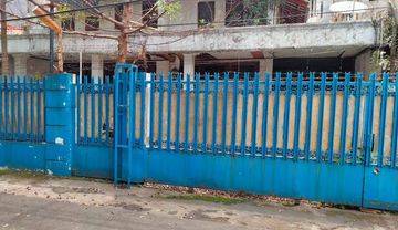 Rumah Lama Bonus Bangunan di Kawasan Elite Kebayoran Baru