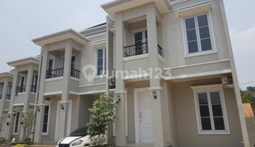 RUMAH CLUSTER PINGGIR JALAN RAYA JAMBORE CIBUBUR JAKARTA TIMUR