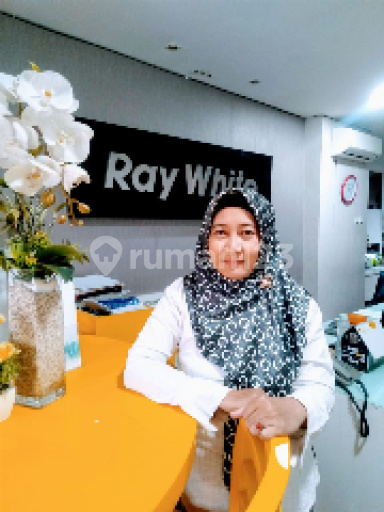 Lina Sari, SE 