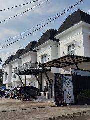 Fenomena property 