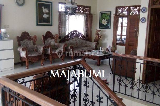 Rumah Luas, Nyaman, Sejuk, Komplek Elite Siap Huni di Dago Resort