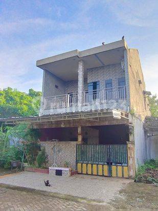 Di jual Cepat Rumah 2 Lantai dgn harga yg menarik 
