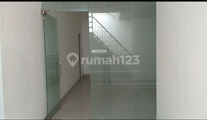 Ruko Sewa Strategis di Ratulangi, pusat Kota Makassar 3