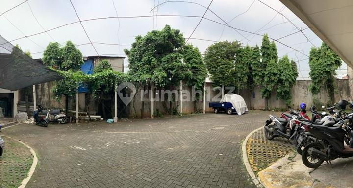 Kedoya Raya ex bangunan kantor cocok utk resto, showroom dll 9