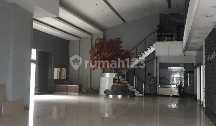 Gedung 2 lantai ex showroom Mobil di jl. Panjang - lapangan bola, jakarta barat, cocok utk resto, showroom, kantor, expedisi 3