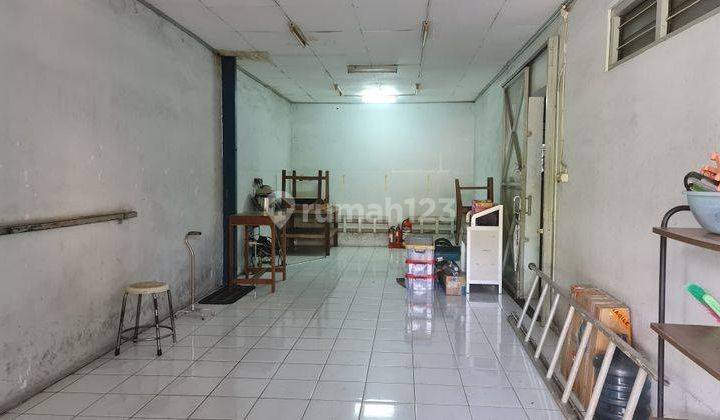 Rumah atau ruang usaha strategis dekat jalan veteran solo 9