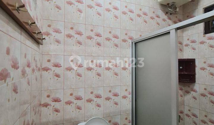 Rumah atau ruang usaha strategis dekat jalan veteran solo 19
