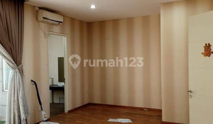 Ruko 3 Lantai Bagus Furnished Mainroad Jalan Laswi 3