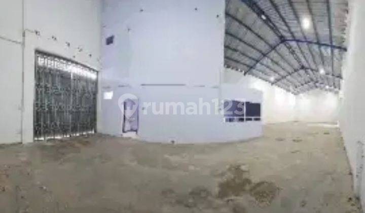 Gudang di tengah kota Madiun, jl. Raya solo jiwan 6
