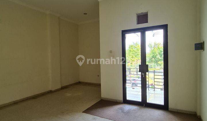 Ruko strategis di Jalan Adi Sucipto Manahan Banjarsari Solo 8