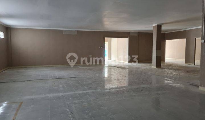 Ruang usaha dan kantor strategis jalan slamet riyadi solo 18