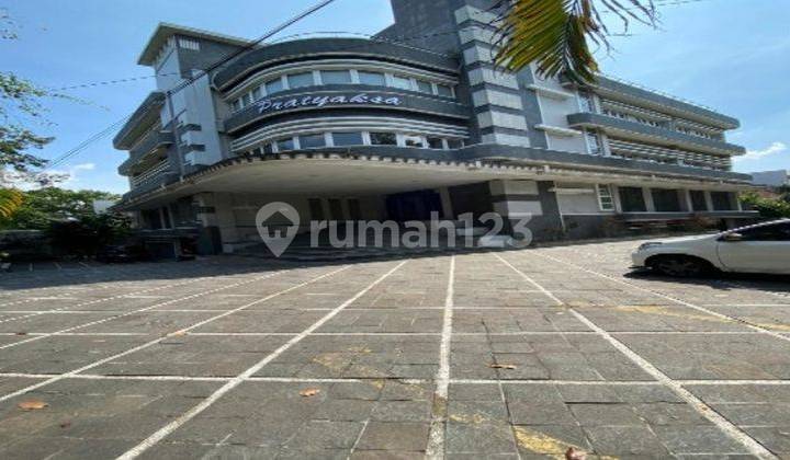 Gedung Komersil Siap Pakai di Sayap Riau Tengah Kota Bandung 1