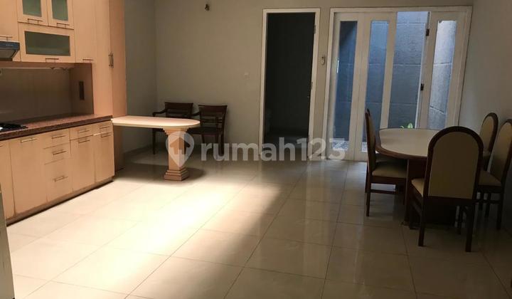 Rumah Minimalis di dekat Pakubuwono 4