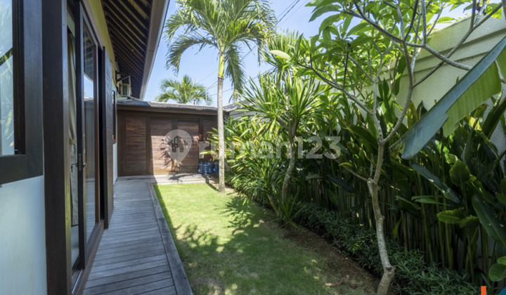 STYLISH FOUR BEDROOMS FREEHOLD VILLA IN PECATU VL2470