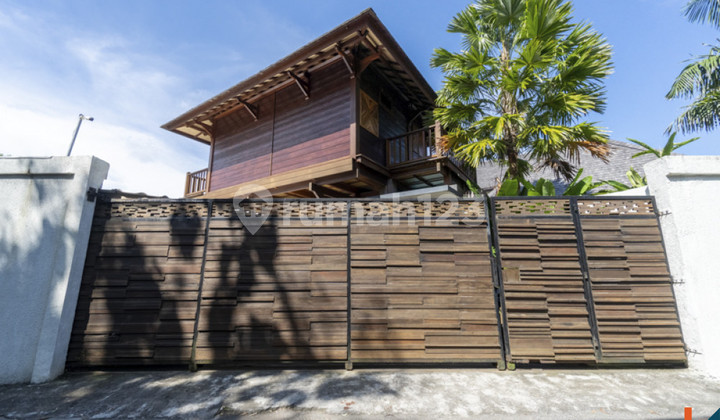 STYLISH FOUR BEDROOMS FREEHOLD VILLA IN PECATU VL2470