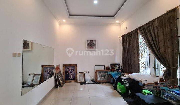 Tebet Barat, Rumah Siap Huni Dekat Taman Eco Park