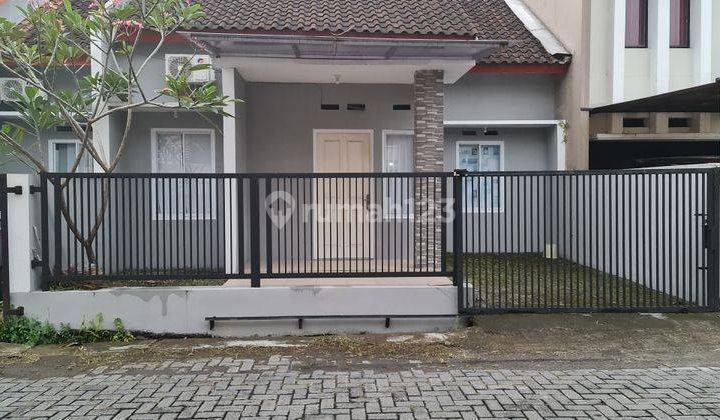   Rumah bagus siap huni di cluster solo baru 1