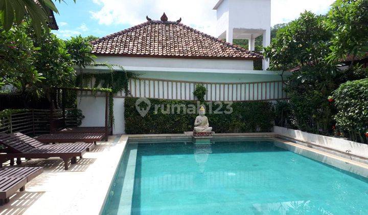 Beachfront Villa 9 Bedrooms Freehold In Amed Karang Asem