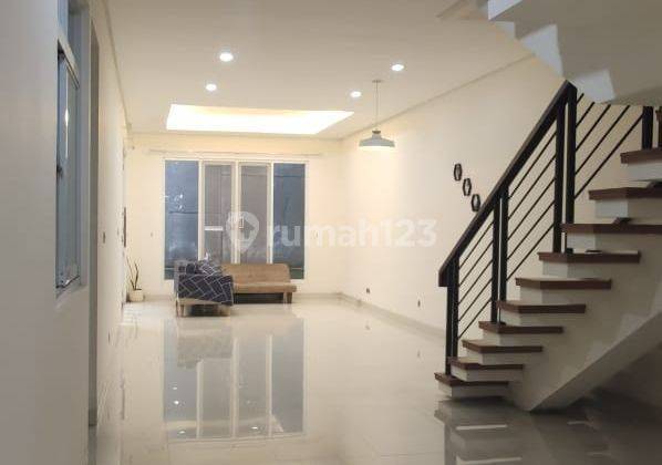 Disewakan Rumah Luxury di Sayap Setiabudi Bandung 1