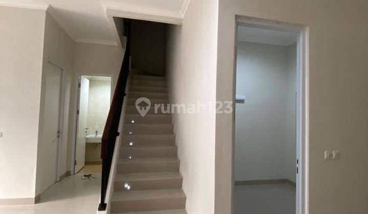 Mewah 2 Lantai Poros Boulevard Cluster 3