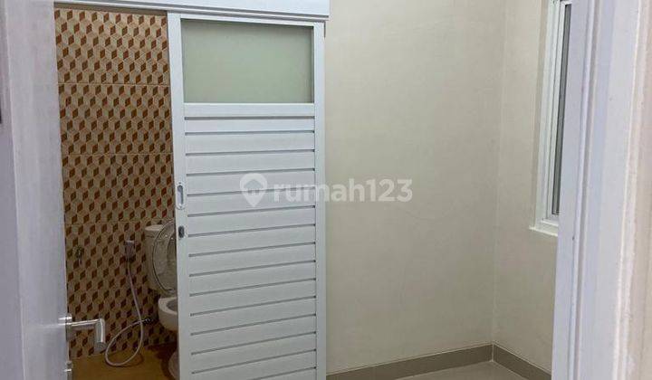 Mewah 2 Lantai Poros Boulevard Cluster 2