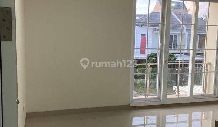 Mewah 2 Lantai Poros Boulevard Cluster 4