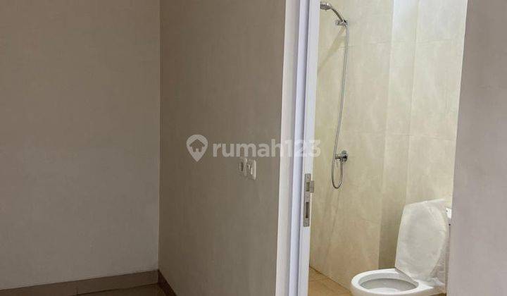 Mewah 2 Lantai Poros Boulevard Cluster 6