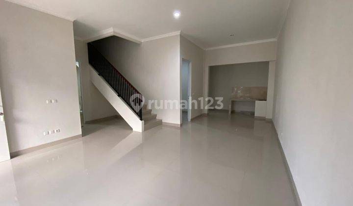 Mewah 2 Lantai Poros Boulevard Cluster 7