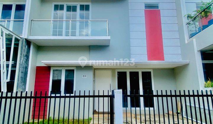 Mewah 2 Lantai Poros Boulevard Cluster 8