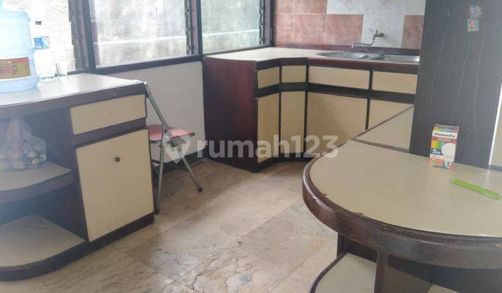 Sewa Rumah di Setiabudi Komplek Elite Budi Asih, Parkir Sangat Luas 3