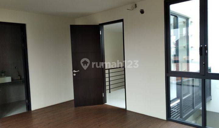 RUMAH TOWNHOUSE 3 LANTAI DI TB SIMATUPANG JAKARTA SELATAN  7
