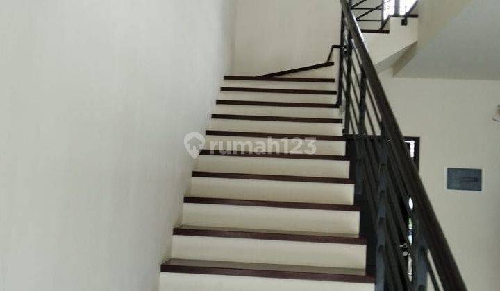 RUMAH  EXCLUSIVE TOWNHOUSE 3 LANTAI DI TB SIMATUPANG JAKARTA SELATAN  7