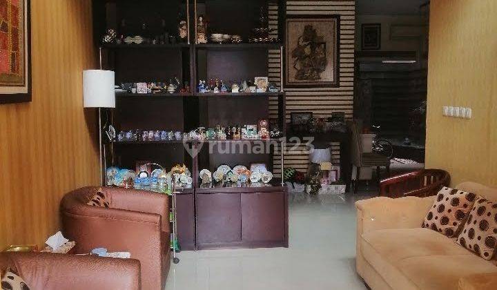 di Komplek sekneg cidodol 9