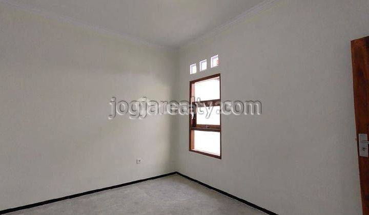 Rumah Cantik Modern di Tirtomartani Kalasan Sleman Yogjakarta  13