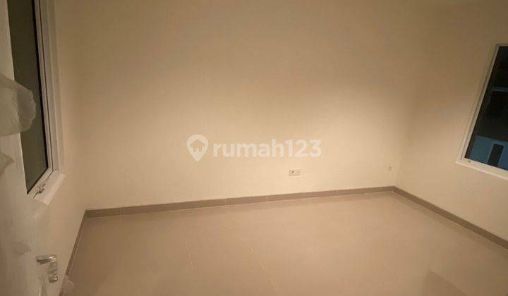 Rumah 3 Lantai Di Cluster Winterville Sedayu City** 5