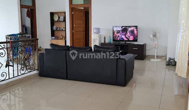 Sewa rumah besar siap huni di Mekar Wangi 6