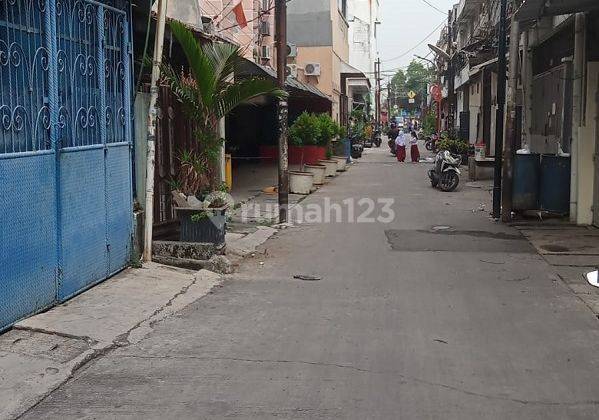Rumah Ampera Luas 7x14.5m Hadap Selatan Sertifikat HGB Rumah Dengan 3 Lantai Lingkungan Nyaman Dan Aman Harga Nego 2