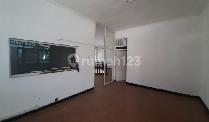 Rumah kompleks IDI Panakkukang. Pekarangan luas. 6