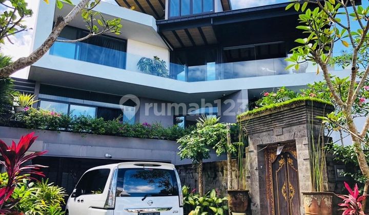 A gated executive home in Dreamland Pecatu