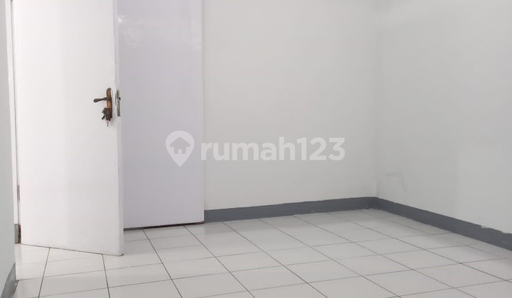 Rumah Strategis di Jl. Kom Ud Supadio Bandung 3
