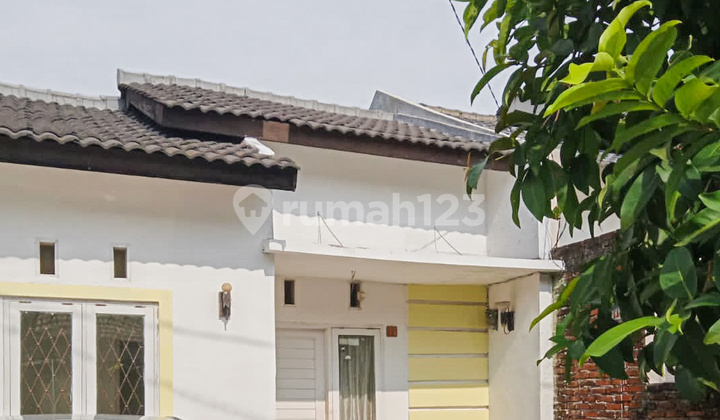 Cozy Living 2BR House at Alamanda Asri By Travelio 4