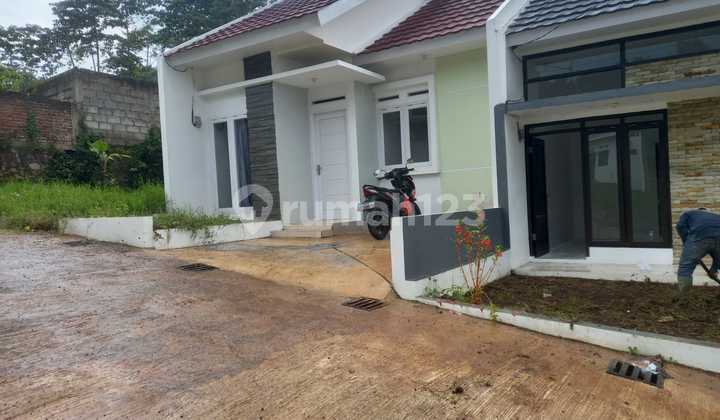 Rumah di Ciwaru, Cilengkrang. Kodya Murah type 38/82 2