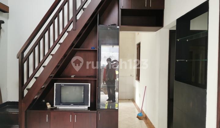 Rumah dekat fasilitas umum  6