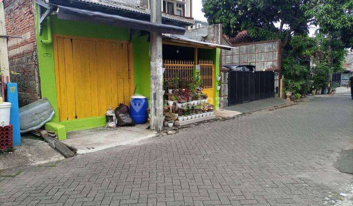 Rumah Akses 2 mobil Persis Belakang Kantor BPK RI 5