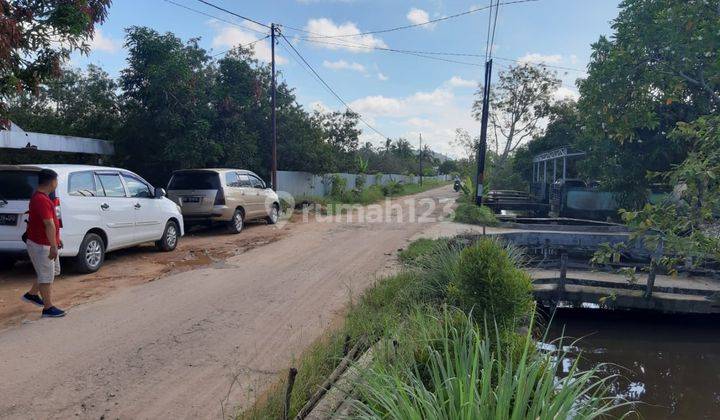 Tanah Besar yang Bagus Depan Pelabuhan Kijing di Jual (ed) 6