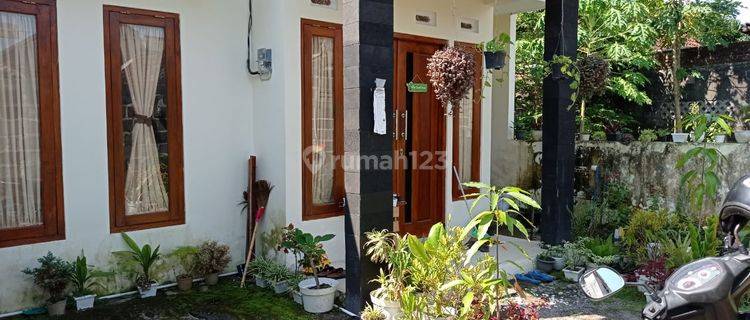 Murah banget, di jual cepat Rumah cantik dekat kota dekat kampus, dekat spbu monjali 1